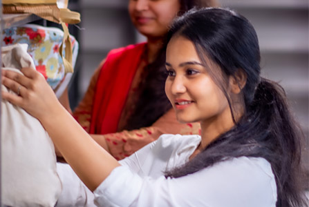 Hostel essentials packing list for girl students